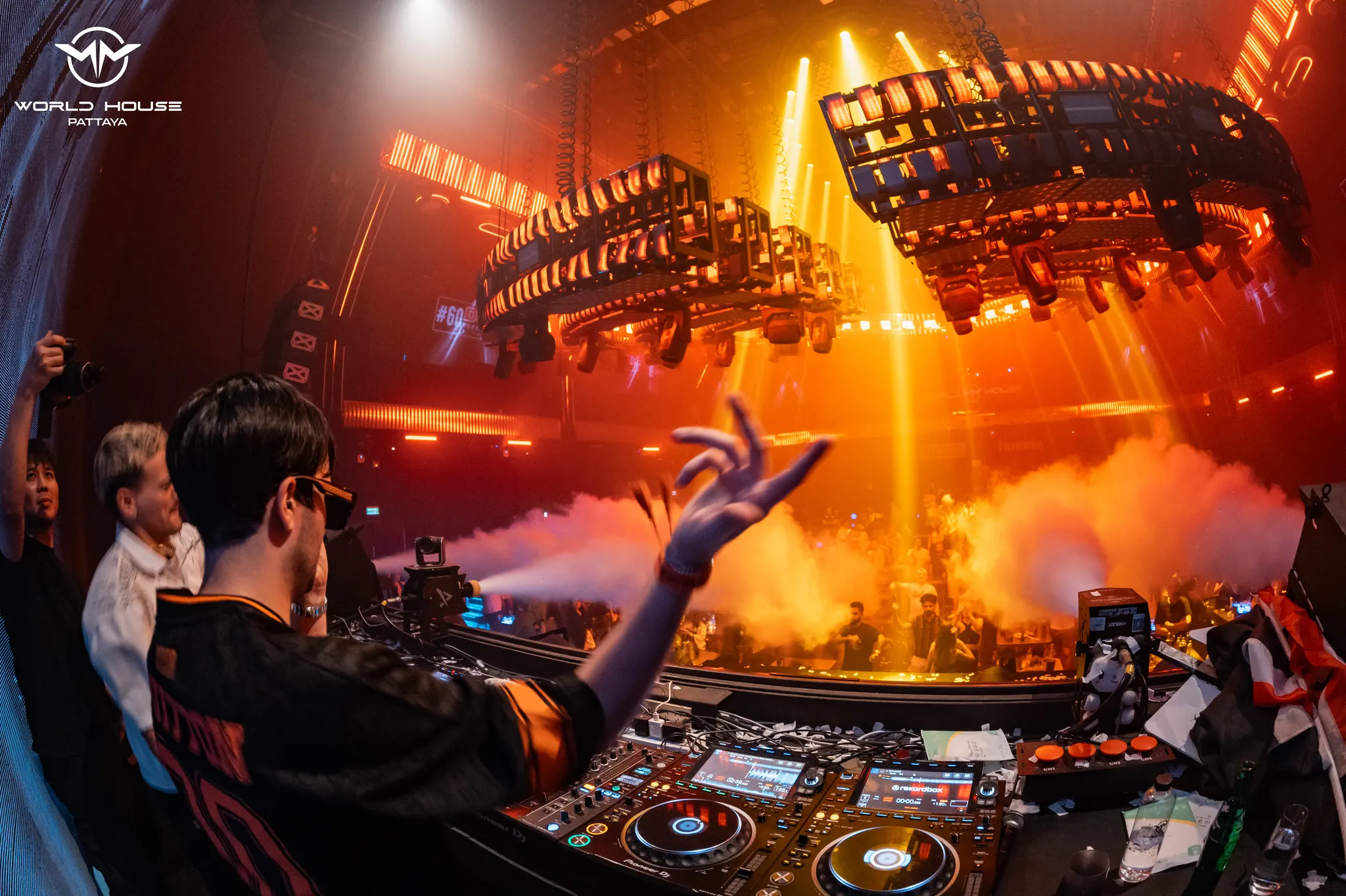 Thomas Deil at the decks, Worldhouse